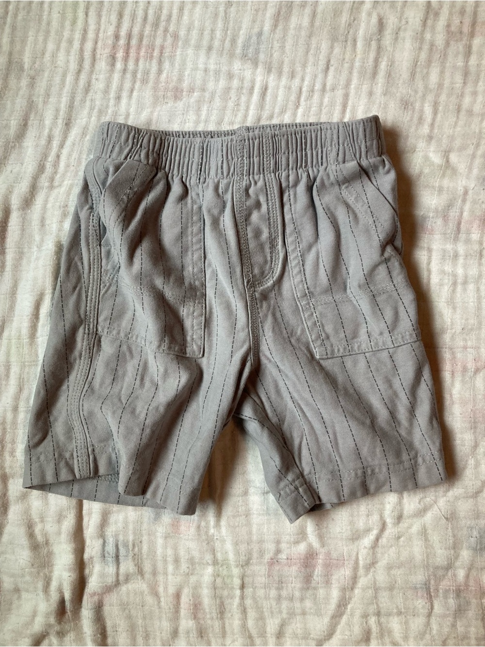 Tea Collection Playwear Shorts Gray Pinstripe Excellent Condition.